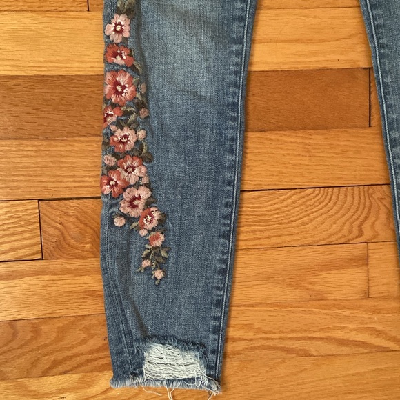 Abercrombie & Fitch “Simone” Distressed High Waist Embroidered Jeans - Picture 7 of 12